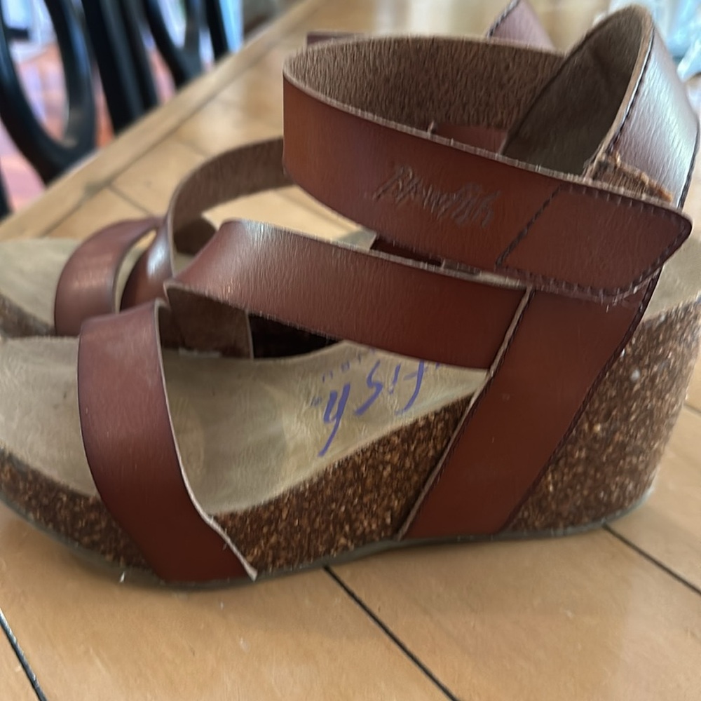 Brown blowfish platforms - Picture 2 of 2